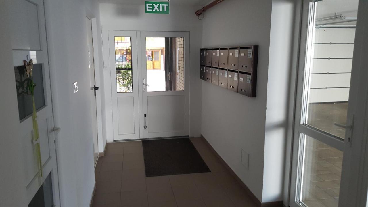 Moonshine Szeged Apartment ภายนอก รูปภาพ