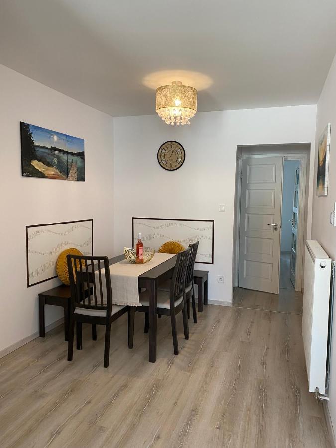 Moonshine Szeged Apartment ภายนอก รูปภาพ